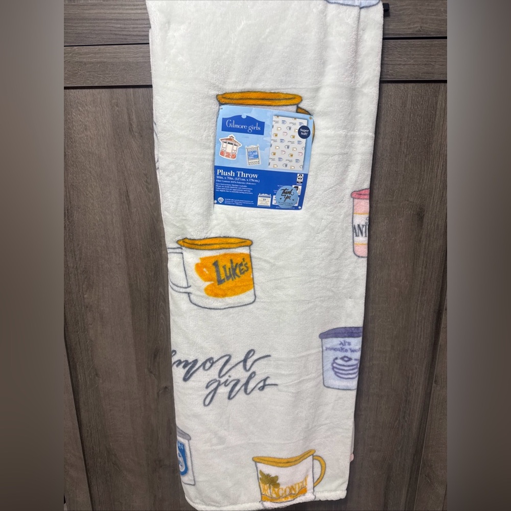 New Gilmore Girls Coffee Mug 50" x 70" Plush Throw Blanket On Hanger With Tag